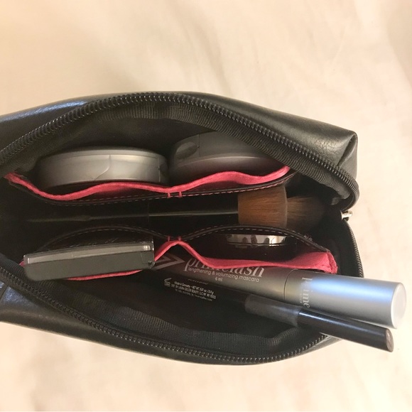 Ellen Tracy makeup or tech case. New - Picture 5 of 5